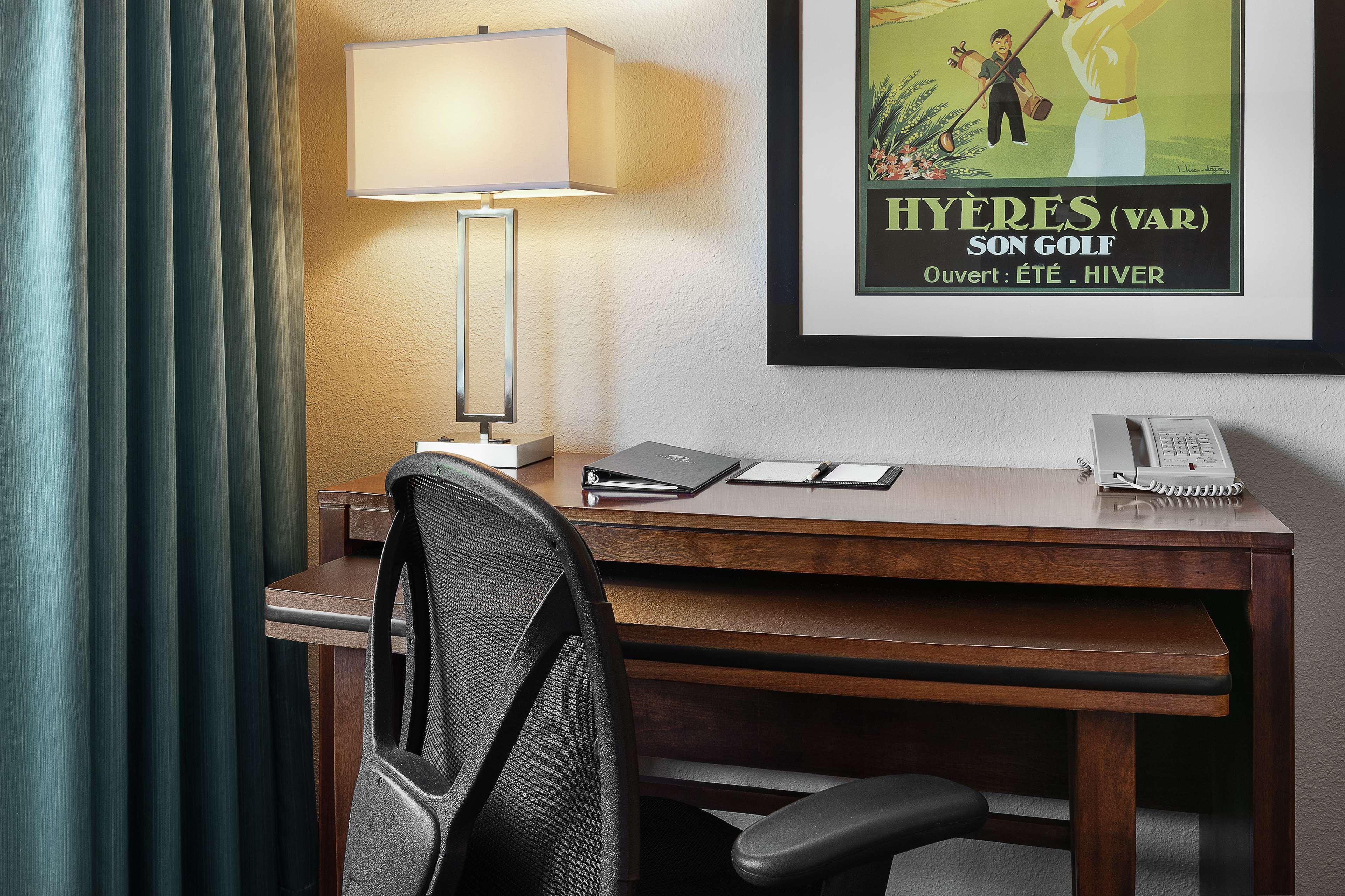 Doubletree By Hilton Cape Cod - Hyannis Hotel Buitenkant foto